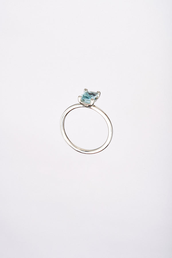 Anillo Aguamarina Corte Esmeralda