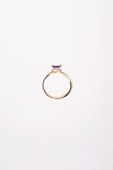 Anillo Amatista Horizontal Oro Amarillo Corte Esmeralda