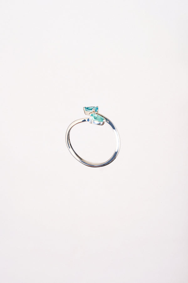 Anillo Apatita Gota Oro Blanco