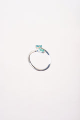 Anillo Apatita Gota Oro Blanco