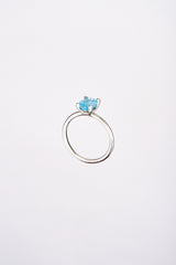 Anillo Apatita Ovalada Oro Blanco