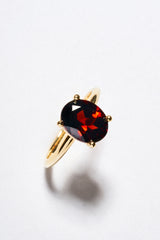 Anillo Granate Ovalado Oro Amarillo