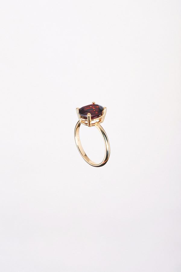 Anillo Granate Ovalado Oro Amarillo