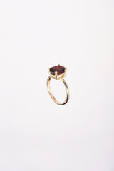 Anillo Granate Ovalado Oro Amarillo